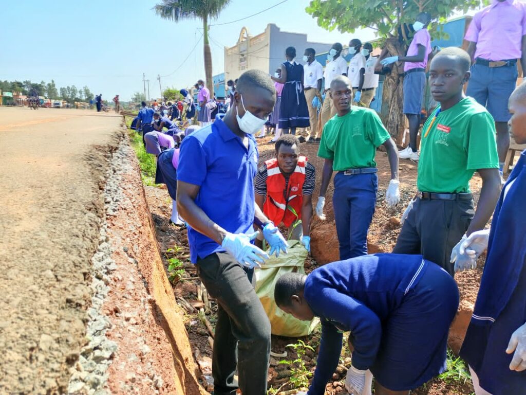 Red Cross, NFA, Club 146 and schools team-up to clean Apac streets ...